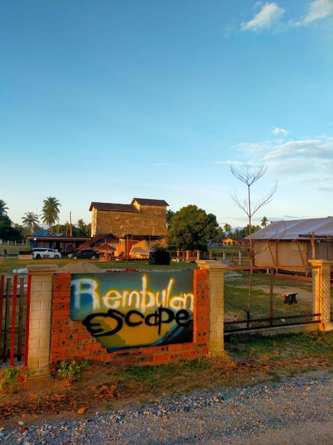 Rembulan Escape - Beachfront Bell Tent Hotel Kampung Penarik Exterior photo